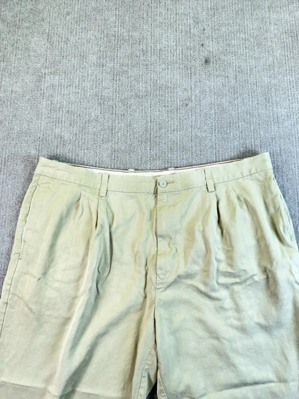 Tommy Bahama Men's Silk Blend Pleated Pants Size 42 Beige Khaki Resort Trousers